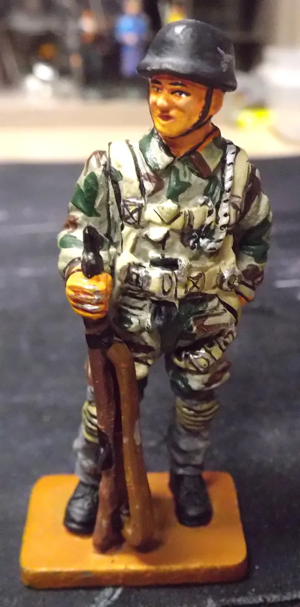Soldat de Plomb " Fallschirmjäger allemand "- Delprado - Luftwaffe - Paras - TAP